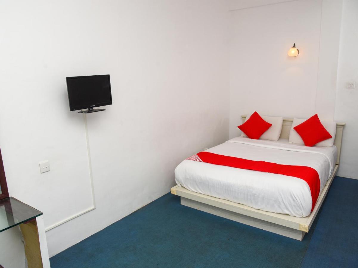 Grand View Hotel นูวาราเอลิยา ภายนอก รูปภาพ