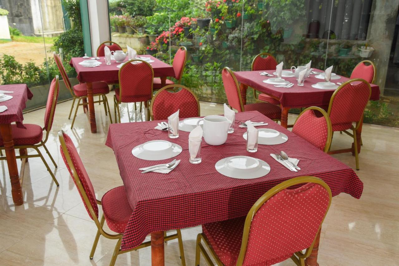 Grand View Hotel นูวาราเอลิยา ภายนอก รูปภาพ